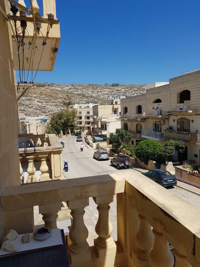 Palm Court Apartment Xlendi Exteriör bild